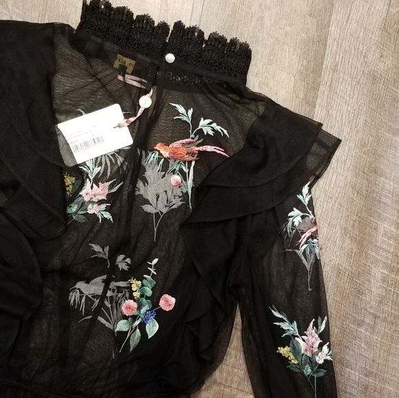 Ted Baker Tops - 🍒NWT🍒 TED BAKER FRILLED LACE TRIM TOP